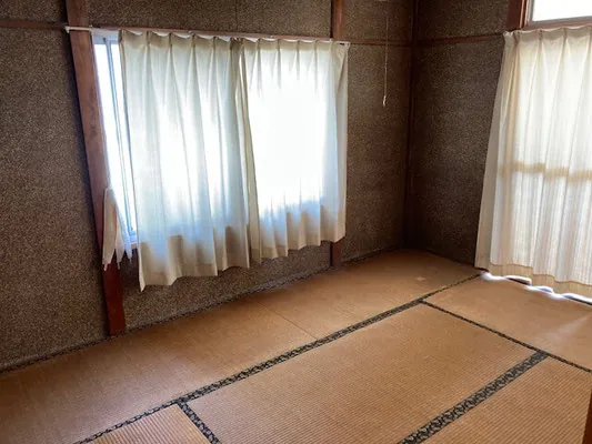 宇都宮市 / 空き家の遺品整理・物置、ガレージ解体後 01